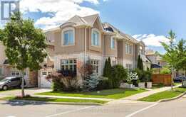 126 MCWILLIAMS CRESCENT | Oakville Ontario | Slide Image Three