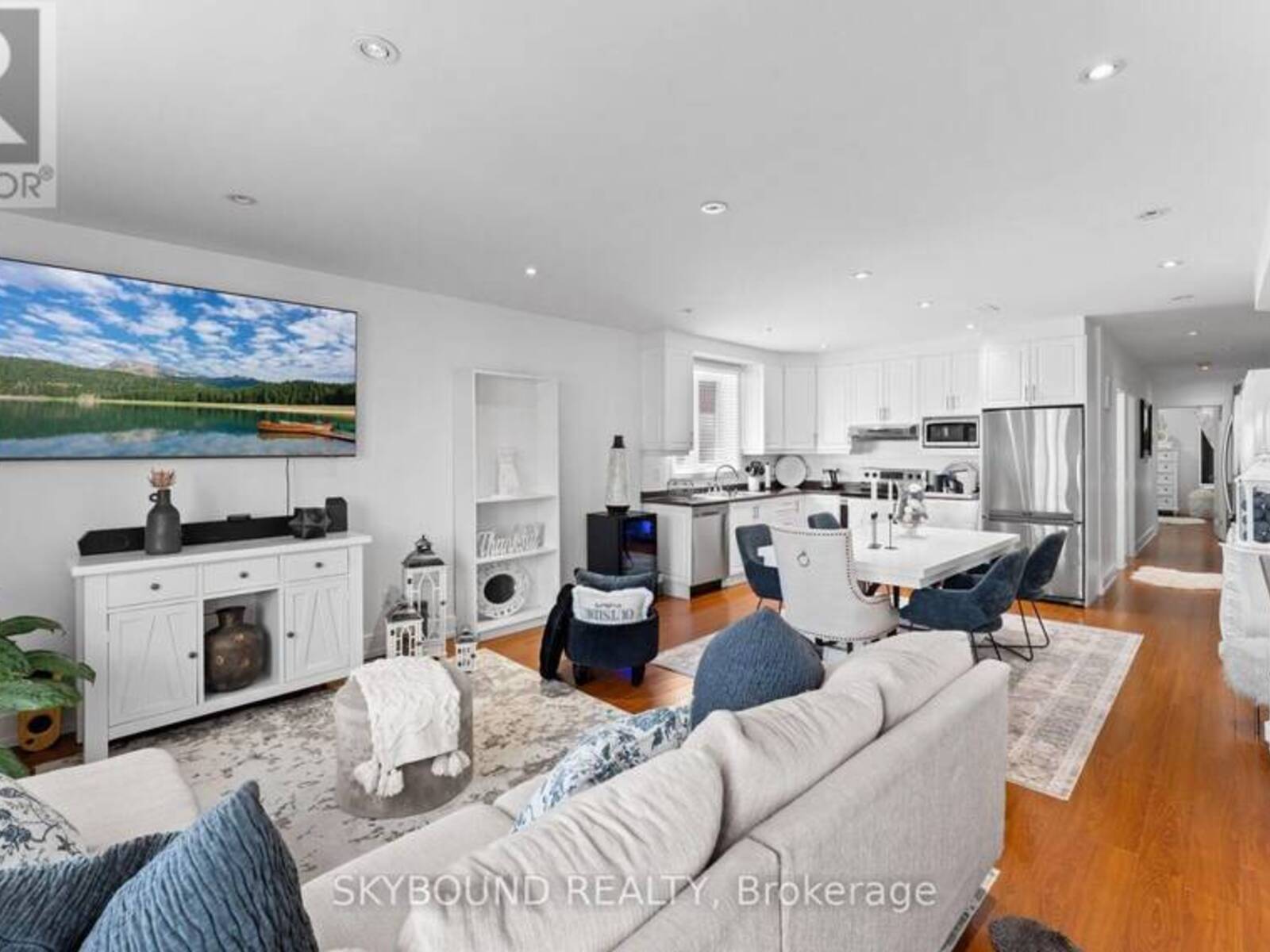 101 FORD STREET, Toronto, Ontario M6N 3A2