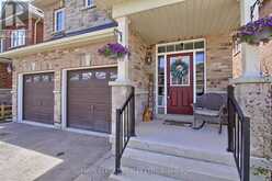 42 PROSSER CRESCENT | Georgina Ontario | Slide Image Two