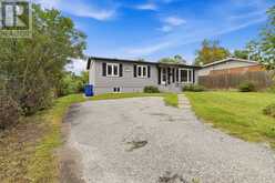 300 ANNSHEILA DRIVE | Georgina Ontario | Slide Image Three