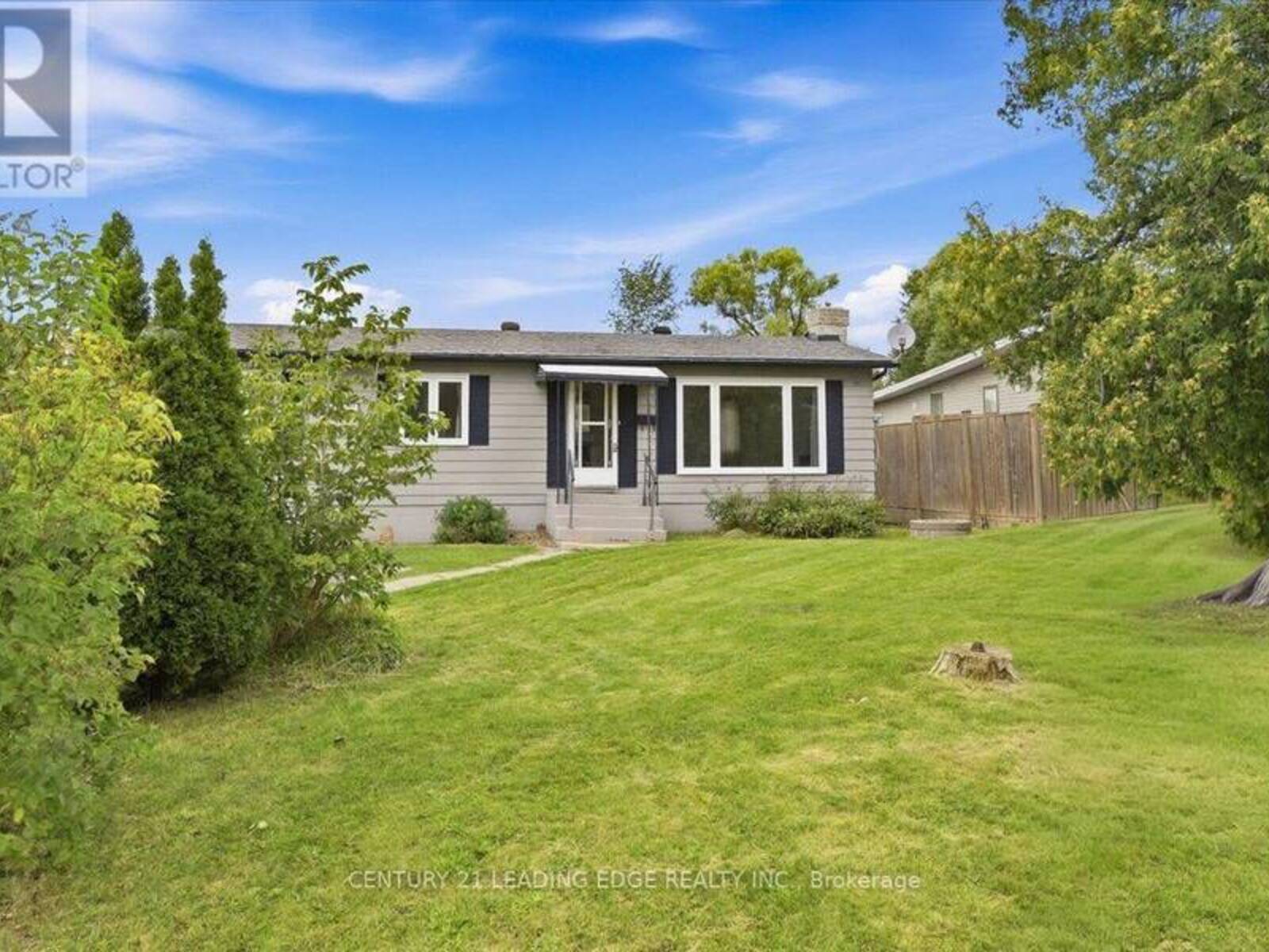 300 ANNSHEILA DRIVE, Georgina, Ontario L4P 3A5