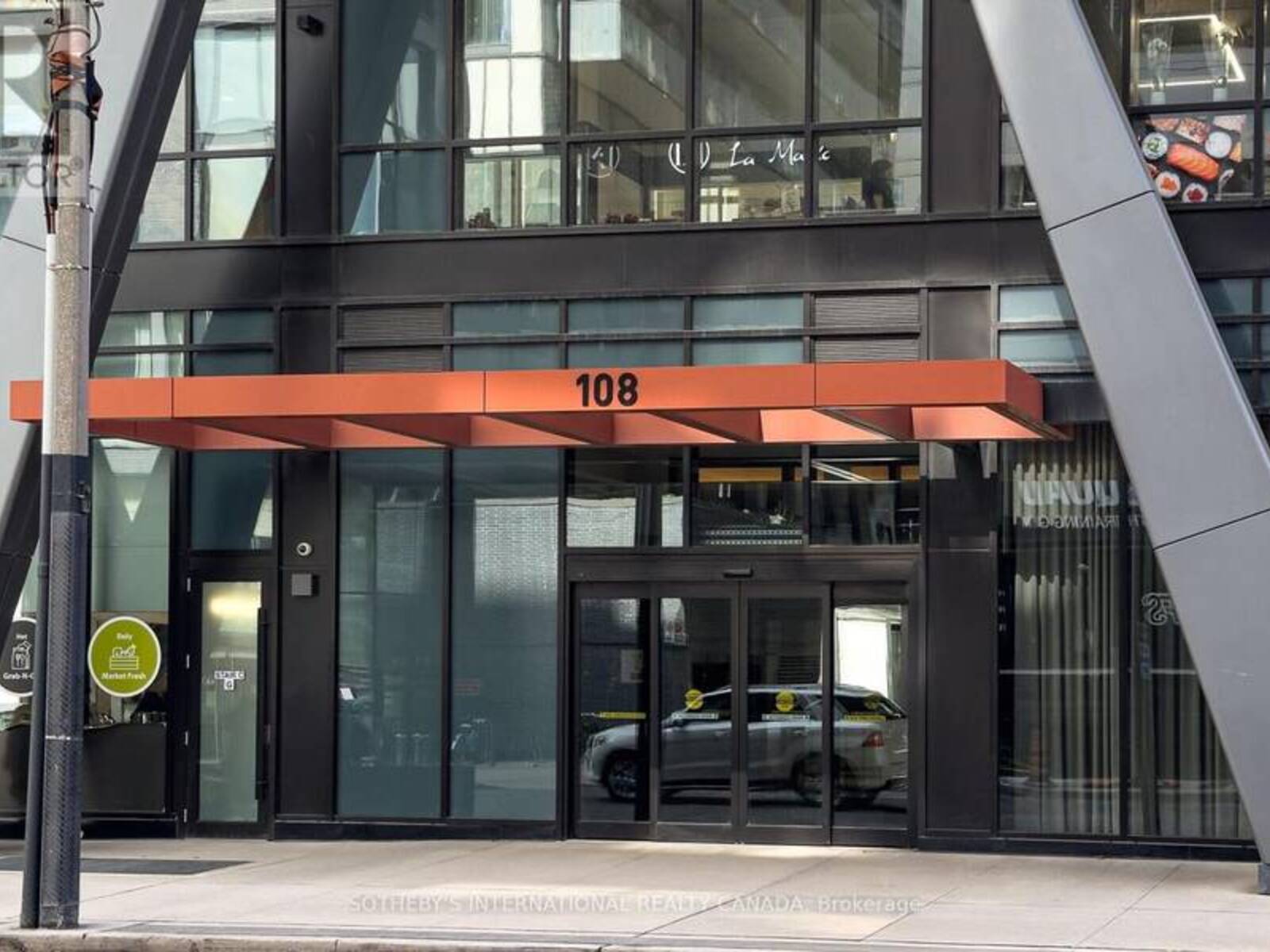 611 - 108 PETER STREET, Toronto, Ontario M5V 0W2