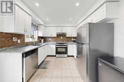 7 OCEANPEARL CRESCENT | Whitby Ontario | Slide Image Ten