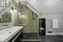 21 LAURIER AVENUE E | Toronto Ontario | Slide Image Thirty-seven