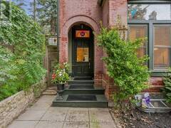 21 LAURIER AVENUE E Toronto Ontario, M4X 1S2