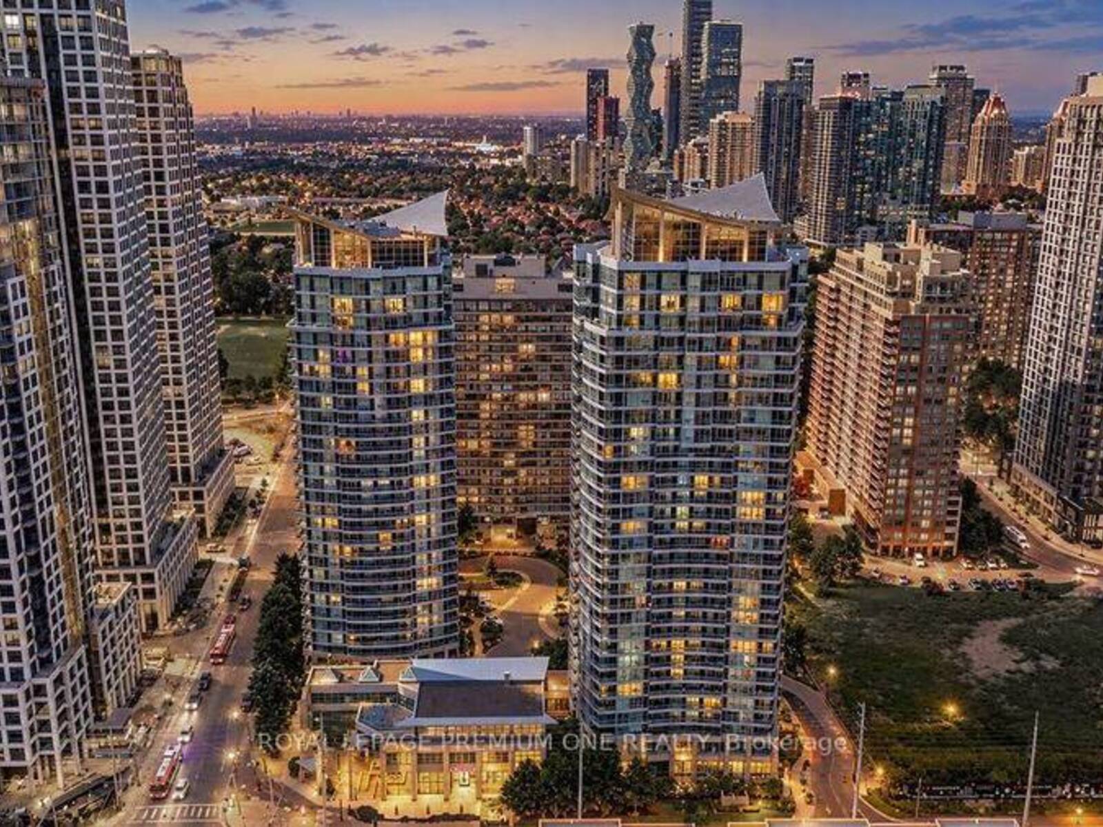 611 - 33 ELM DRIVE W, Mississauga, Ontario L5B 4M2