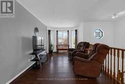 42 KELL PLACE | Barrie Ontario | Slide Image Three
