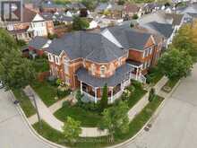 33 PASCOE DRIVE | Markham Ontario | Slide Image Two