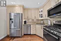 102 RAWLING CRESCENT | Brampton Ontario | Slide Image Nine