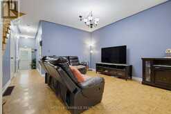 54 - 169 TOM TAYLOR CRESCENT | Newmarket Ontario | Slide Image Twelve