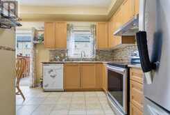 54 - 169 TOM TAYLOR CRESCENT | Newmarket Ontario | Slide Image Sixteen