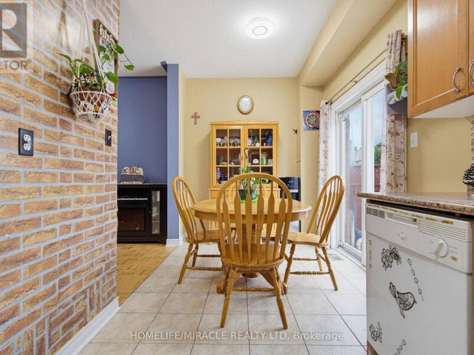 54 - 169 TOM TAYLOR CRESCENT, Newmarket, Ontario L3X 3E9