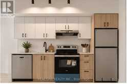 512 - 4878 POWERS COMMON | Burlington Ontario | Slide Image Three