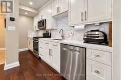 3 - 69 UPPER CANADA DRIVE | Toronto Ontario | Slide Image Sixteen