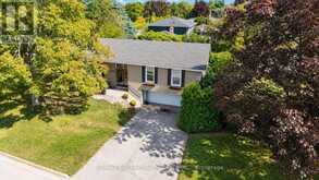 2490 YARMOUTH CRESCENT | Oakville Ontario | Slide Image Seven