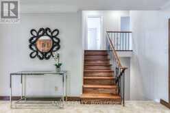17 EALING DRIVE | Toronto Ontario | Slide Image Seventeen