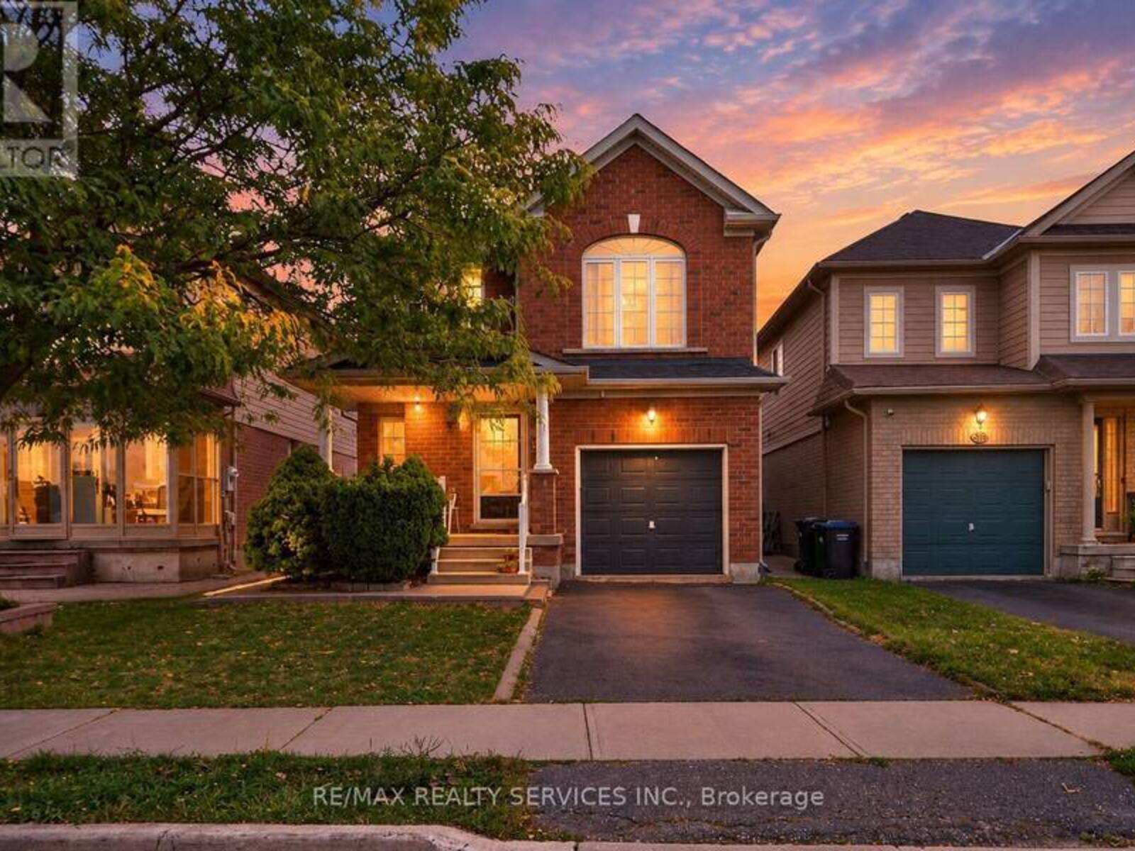 26 PEACHLEAF CRESCENT S, Brampton, Ontario L7A 2B2