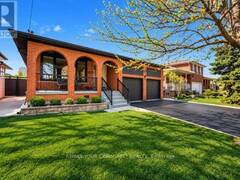 19 HAMER BOULEVARD Toronto Ontario, M9R 4A8