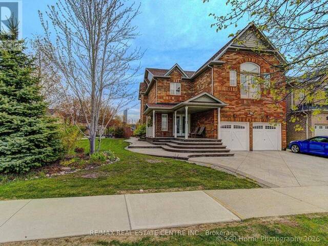 806 WHITE CLOVER WAY Mississauga Ontario, L5V 3C5 - 8 Bedrooms Home For Sale