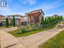 29 BLUE LACE CRESCENT | Kitchener Ontario | Slide Image One