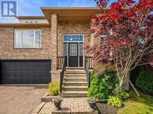 29 BLUE LACE CRESCENT | Kitchener Ontario | Slide Image Two