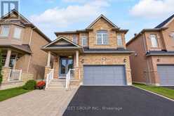 11 FARMINGTON ROAD | Whitchurch-Stouffville Ontario | Slide Image One