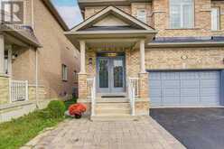 11 FARMINGTON ROAD | Whitchurch-Stouffville Ontario | Slide Image Four