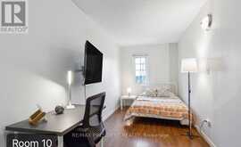 3 HERZBERG GARDENS | Toronto Ontario | Slide Image Twelve