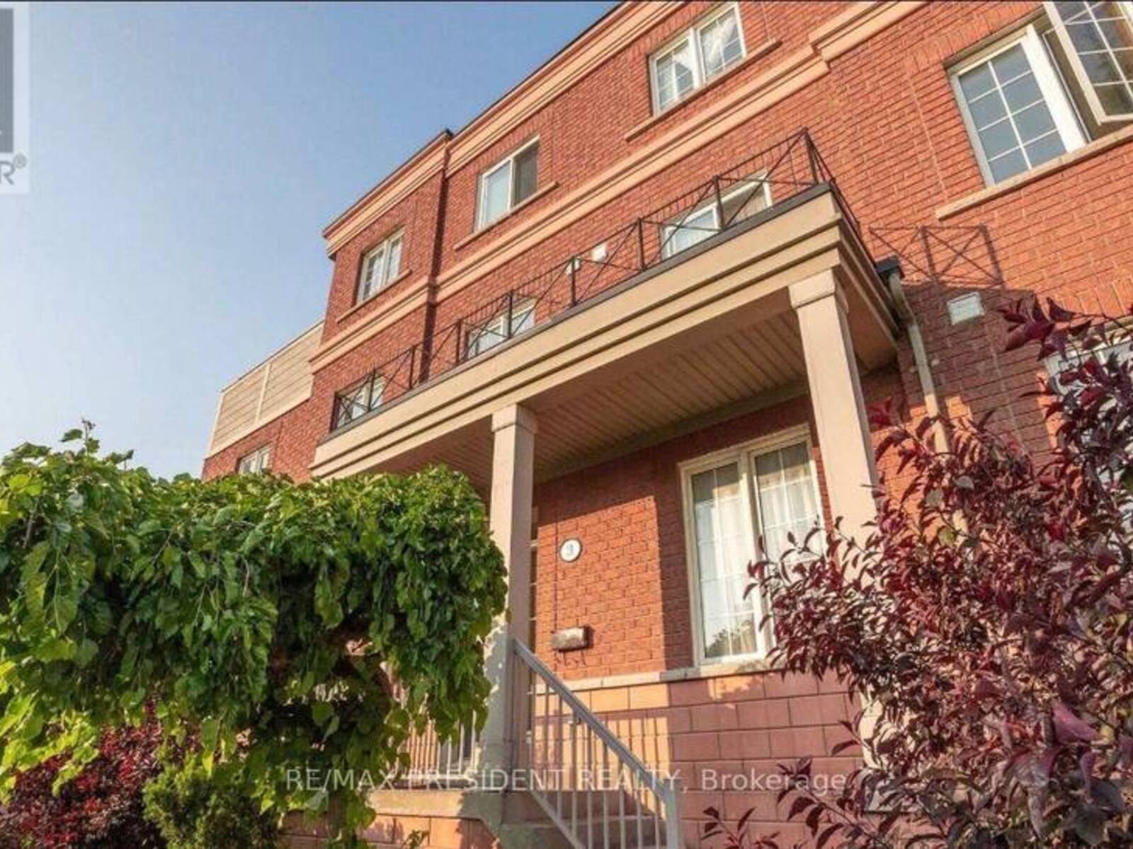 3 HERZBERG GARDENS, Toronto, Ontario M3J 3P5