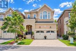 13 COTTONWOOD HOLLOW COURT | Aurora Ontario | Slide Image One