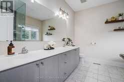 13 COTTONWOOD HOLLOW COURT | Aurora Ontario | Slide Image Thirty-eight