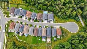 13 COTTONWOOD HOLLOW COURT | Aurora Ontario | Slide Image Nine
