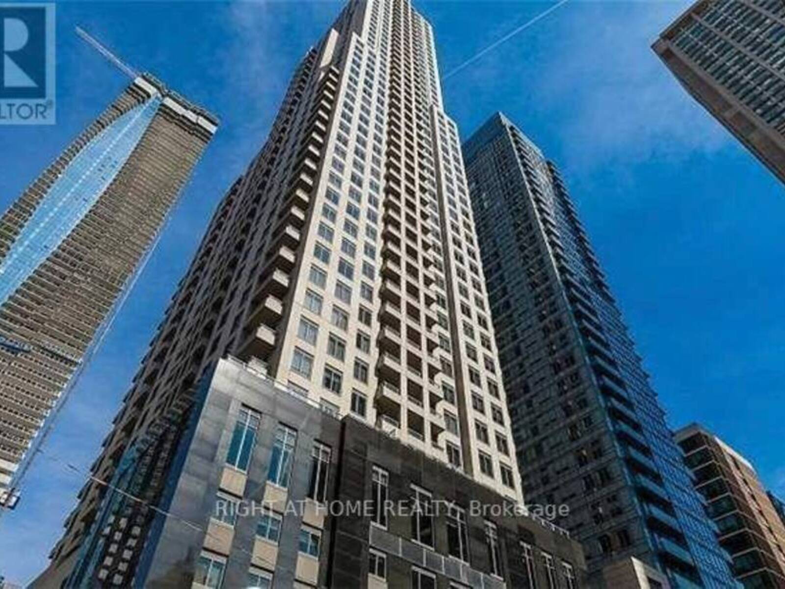 1810 - 35 BALMUTO STREET, Toronto, Ontario M4Y 5W4