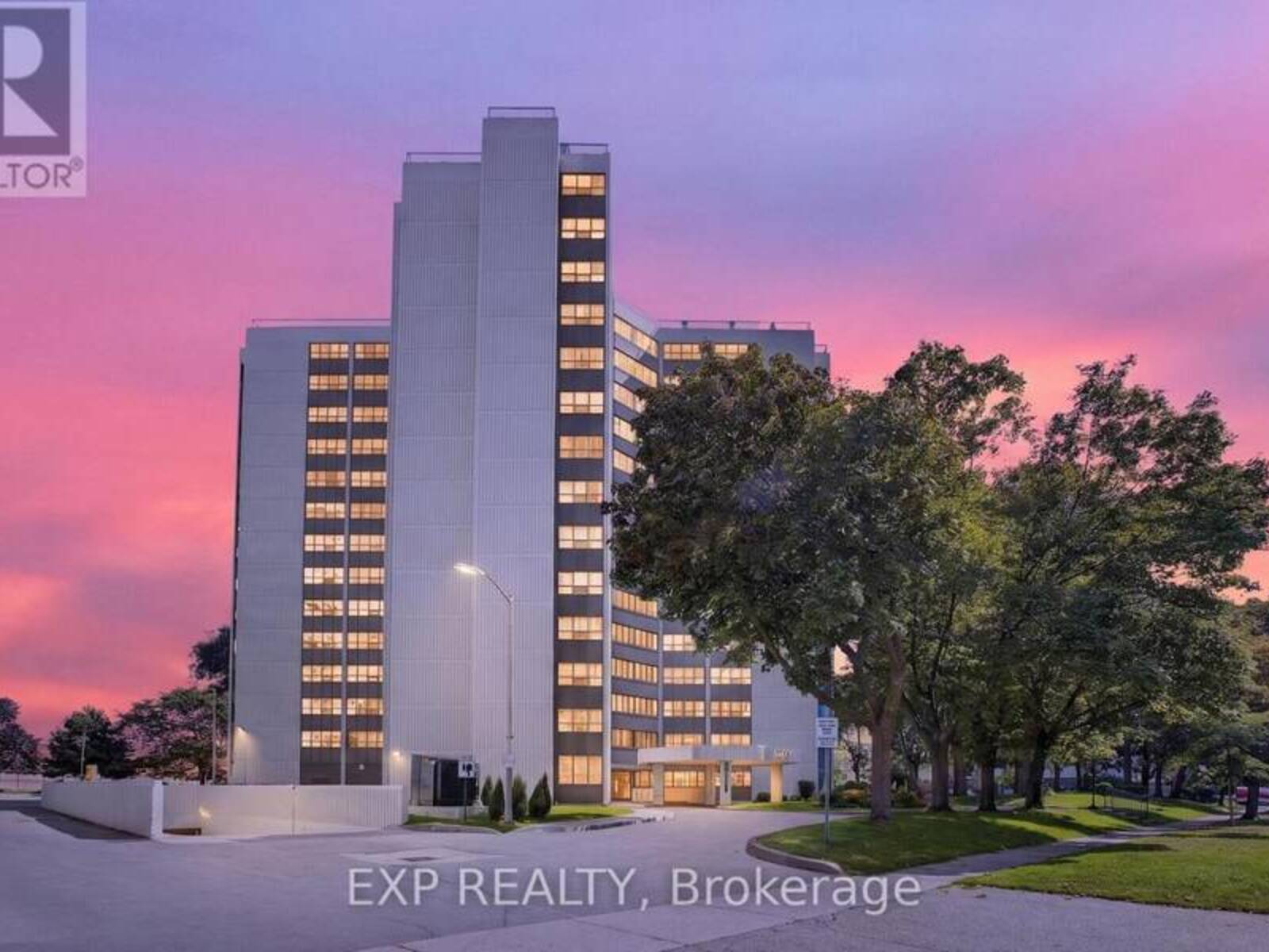 808 - 2323 CONFEDERATION PARKWAY, Mississauga, Ontario L5B 1R6