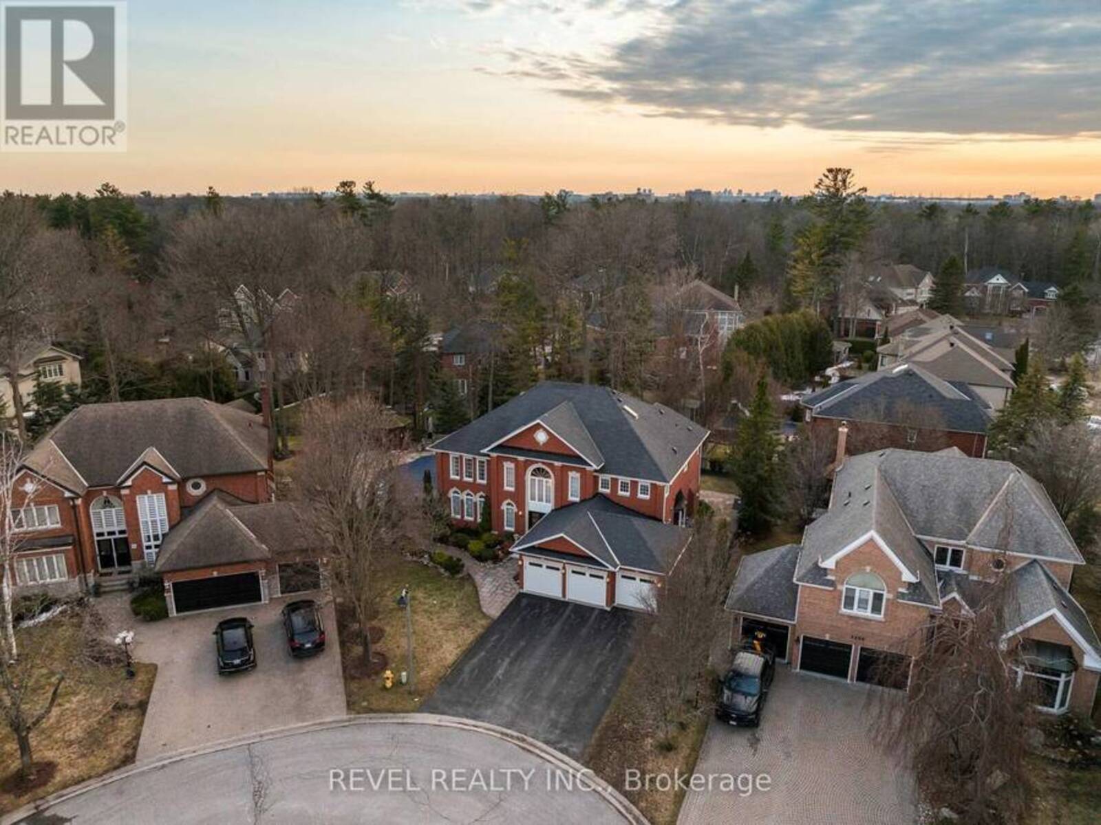 1486 ASHWOOD GATE, Pickering, Ontario L1V 6L1