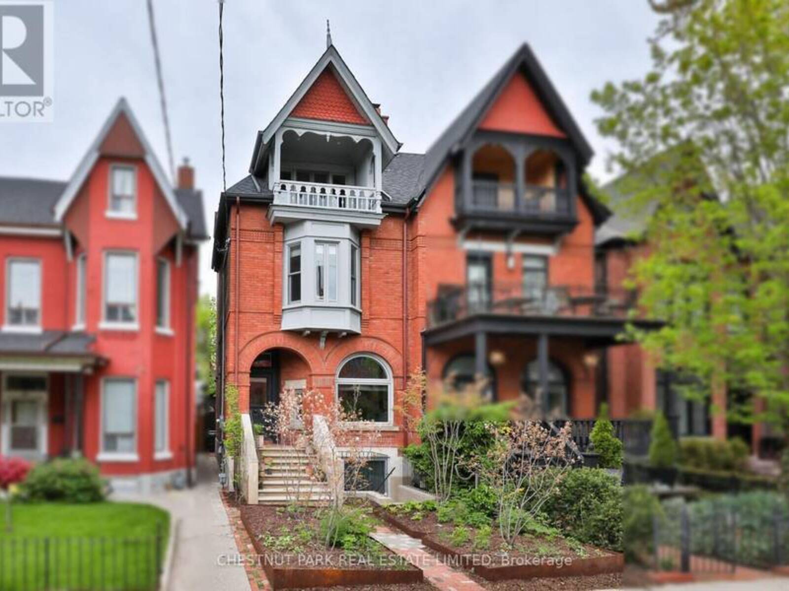 424 EUCLID AVENUE, Toronto, Ontario M6G 2S9