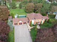 11 SLEEPY HOLLOW LANE | Whitchurch-Stouffville Ontario | Slide Image Five