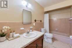 21 DEBBY COURT | Toronto Ontario | Slide Image Thirteen