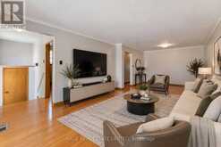 21 DEBBY COURT | Toronto Ontario | Slide Image Three