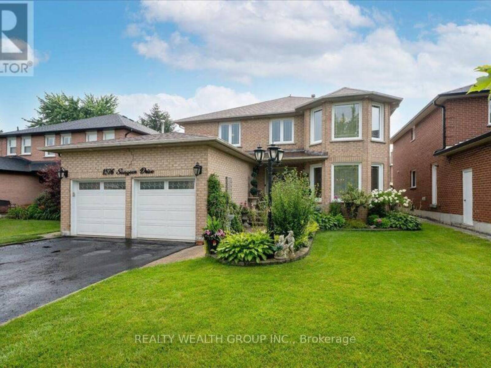 1576 SAUGEEN DRIVE, Pickering, Ontario L1V 6K8