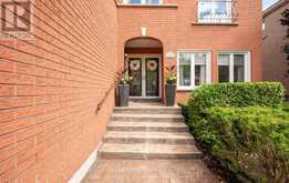 194 CAPRONI DRIVE | Vaughan Ontario | Slide Image Two