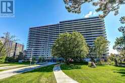 1612 - 8111 YONGE STREET | Markham Ontario | Slide Image Two