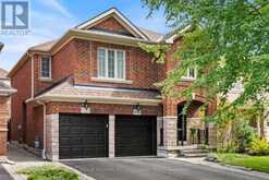 1002 OAKTREE CRESCENT | Newmarket Ontario | Slide Image One