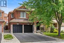 1002 OAKTREE CRESCENT | Newmarket Ontario | Slide Image Two