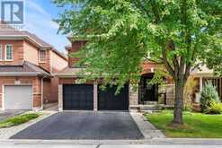 1002 OAKTREE CRESCENT | Newmarket Ontario | Slide Image Three
