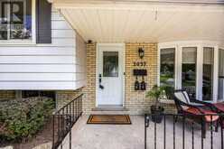 2037 MOUNTAIN GROVE AVENUE | Burlington Ontario | Slide Image Four