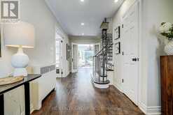 19 LOWER LINKS ROAD | Toronto Ontario | Slide Image Three