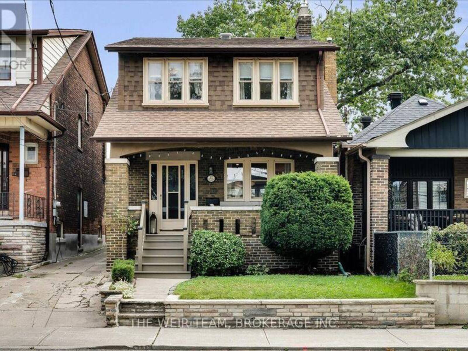 25 OAK PARK AVENUE, Toronto, Ontario M4C 4L8
