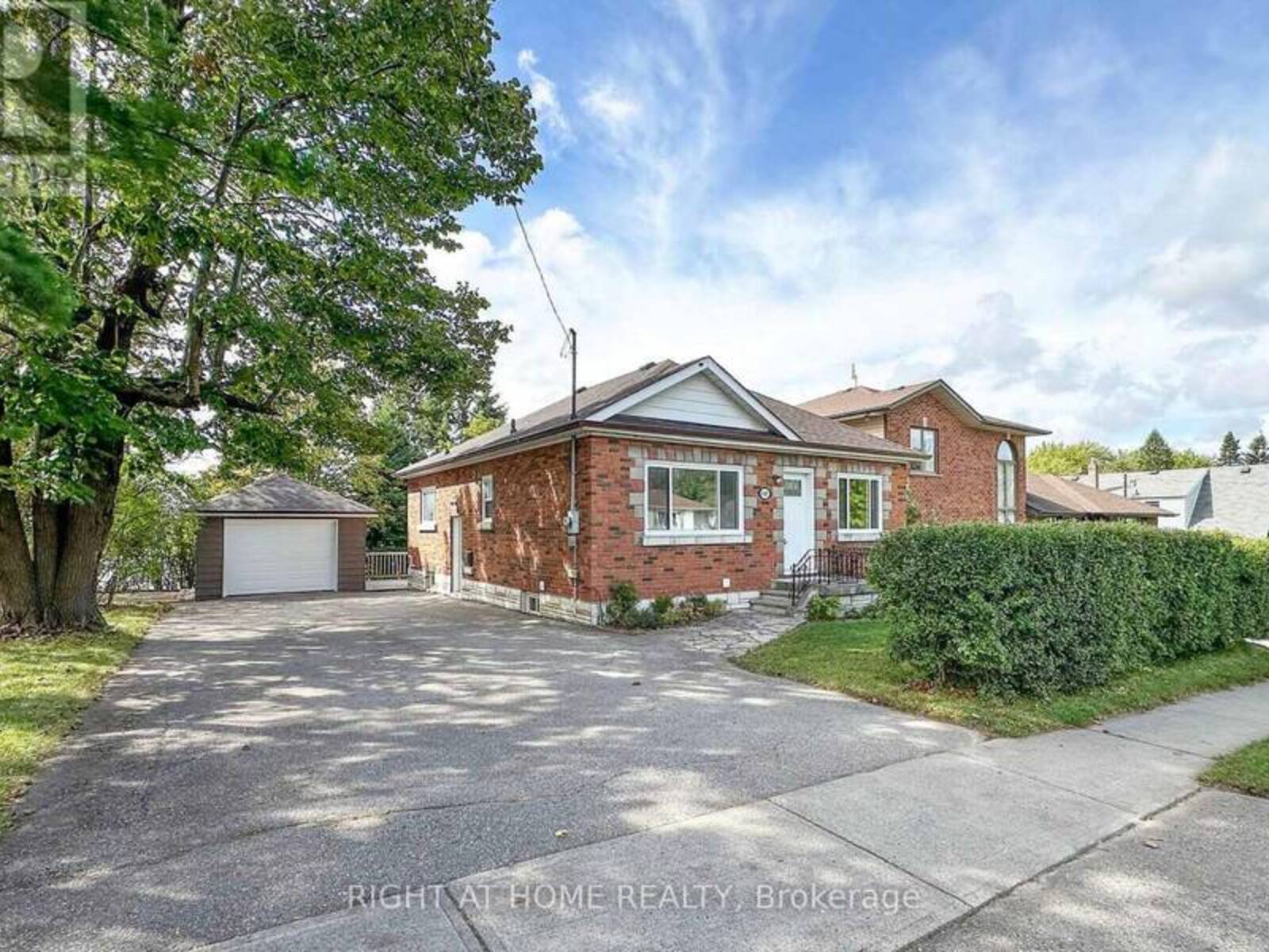 488 CROMWELL AVENUE, Oshawa, Ontario L1J 4V2