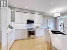 29 TUCKER COURT | Aurora Ontario | Slide Image Twelve
